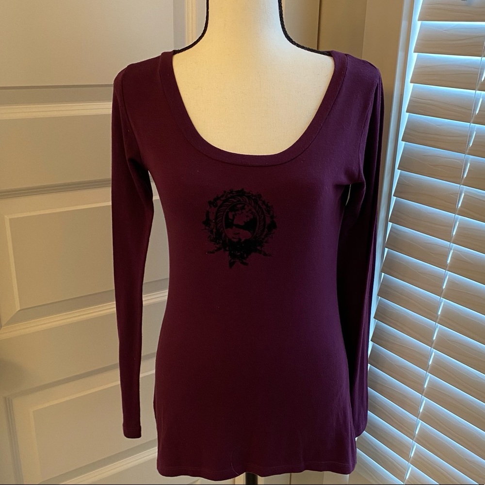 Purple print scoop neck long sleeve top with pleated accent on back